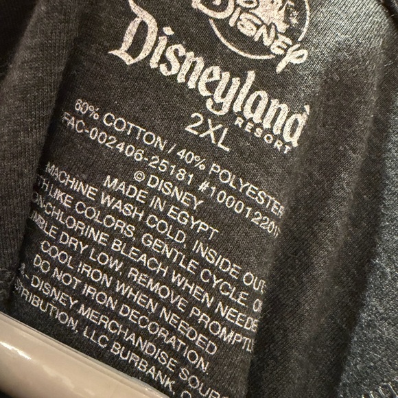 Disneyland Peace Love Mickey  Graphic Crewneck Sweater XXL NWT - Picture 4 of 6